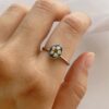 Bague fleur blanche